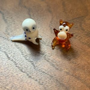 2 glass miniatures